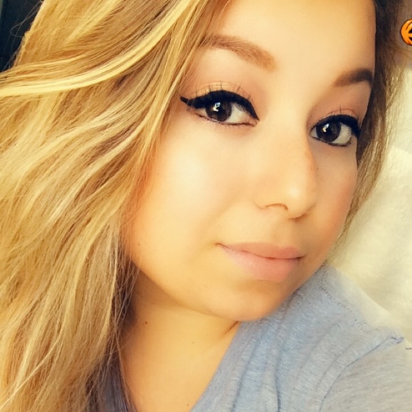 Meet your Posher, Greysi - Picture 2 of 8